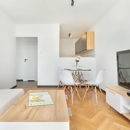 Wyspianskiego Bright & Comfortable With A Sea View By Renters *