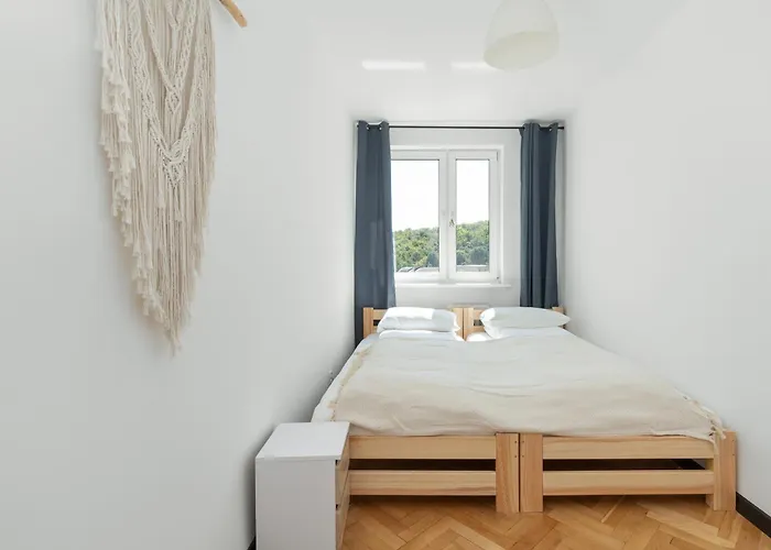 Wyspianskiego Bright & Comfortable With A Sea View By Renters 公寓